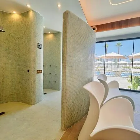 Oasis Village - Laguna Rosa & Sport